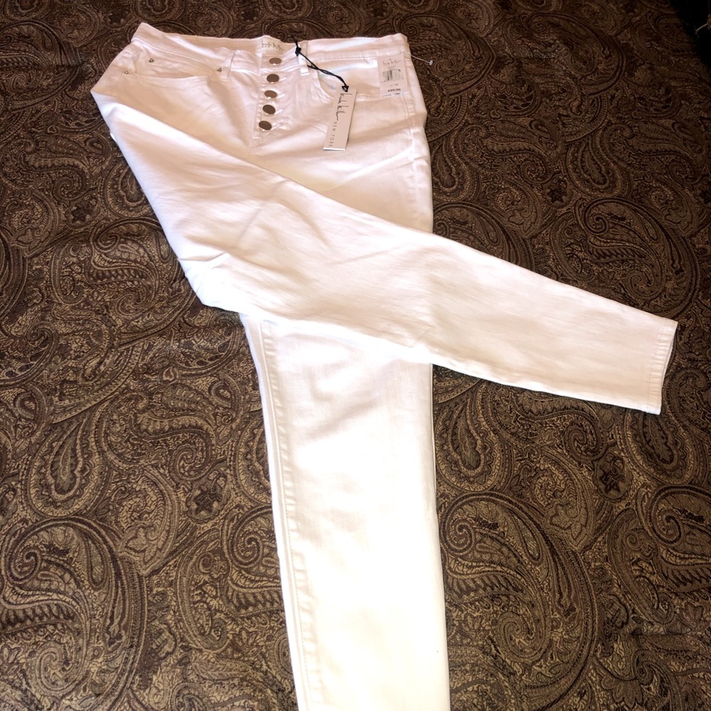 White high waisted jeans